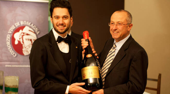 Il vincitore Andrea Galanti con Giordano Zinzani, Presidente Consorzio Vini di Romagna