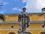 La statua di Garibaldi nell'omonima piazza di Ravenna