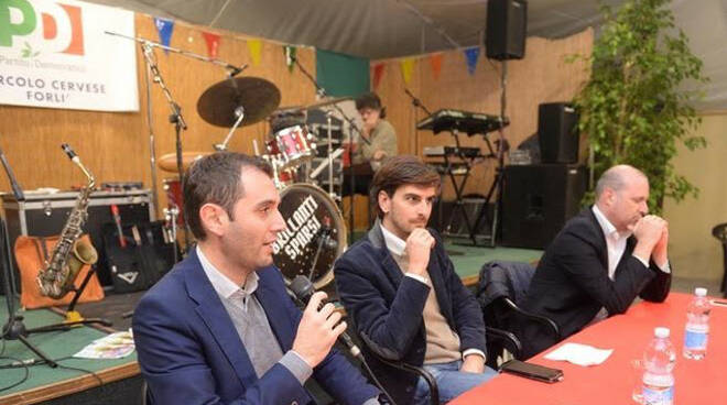 Da sinistra Marco Di Maio, Paolo Gambi, Stefano Bonaccini, in uno dei dibattiti politici
