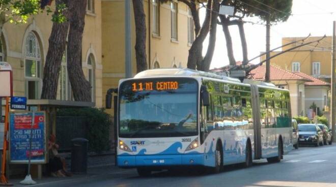 Un autobus di Start Romagna in una delle linee di Rimini