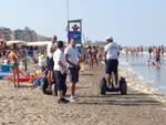 La foto della Polizia Municipale sulla spiaggia di Cervia postata dal segretario della Lega, Matteo Salvini