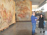 nella foto a fianco agli affreschi: Luigi Soligo, il DA Acmar, Valeriano Mariani, Cetty Muscolino e Lorenzo Cottignoli (Unipol Sai)