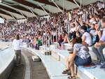 Un momento dell'emozionante 'La Voce dei Delfini' nella Laguna di Oltremare domenica 18