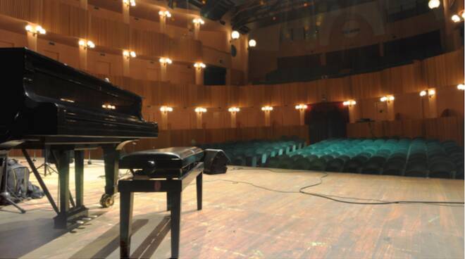 L'interno del teatro della Regina di Cattolica (foto tratta dal sito www.teatrodellaregina.it)