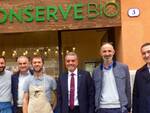 Un momento della inaugurazione della nuova gelateria “Le Conserve Bio”, a Cesena.