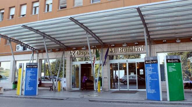 L'ingresso dell'ospedale Bufalini di Cesena