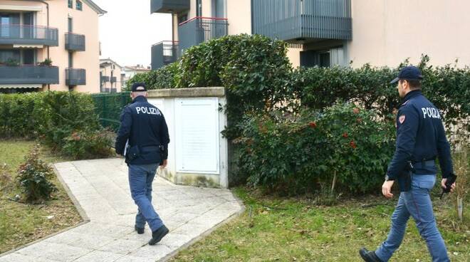 L'esterno dell'abitazione di via Bidente a Rimini dove Gessica Notaro è stata aggredita con l'acido (foto Migliorini)