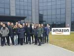 I Giovani di Confindustria Forlì-Cesena davanti alla sede di Amazon a Piacenza