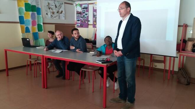 Uno degli incontri della rassegna “Pluralia” promossa nelle scuole dall’Amministrazione comunale di Cesena