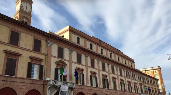 Il municipio di Forlì (foto Blaco)