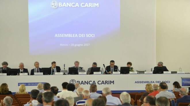 Un momento dell'assemblea dei soci di Banca Carim a Rimini
