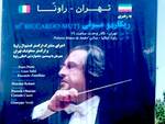 I manifesti del concerto affissi a Teheran