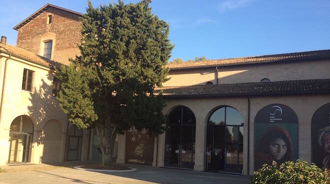 L'area esterna dei Musei San Domenico sarà il punto d'incontro serale di fine estate a Forlì