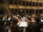 Muti che dirige l'orchestra Cherubini. Foto Silvia Lelli
