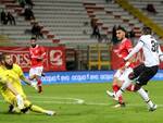 Jallow infila Nocchi e sblocca il match in favore dei bianconeri (foto Luigi Rega - www-cesenacalcio.it)