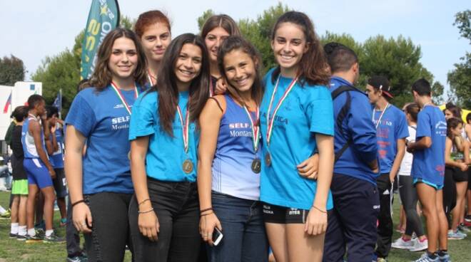 Le giovani atlete romagnole che difendono i colori del team reggiano Self Montanari Gruzza