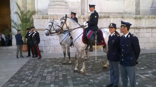 Un esempio dei controlli delle forze dell'ordine nel centro storico di Rimini (foto d'archivio)