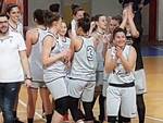 Le ragazze della Siropack Nuova Virtus Cesena dopo la vittoria con Forlì