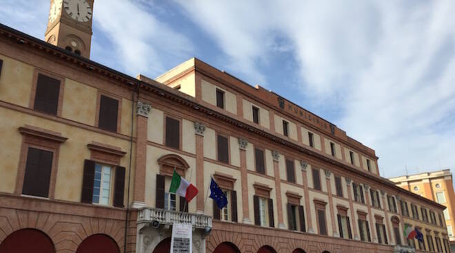 Il municipio di Forlì (foto archivio Blaco)