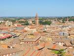 Una veduta dall'alto del centro di Cesena (foto d'archivio)