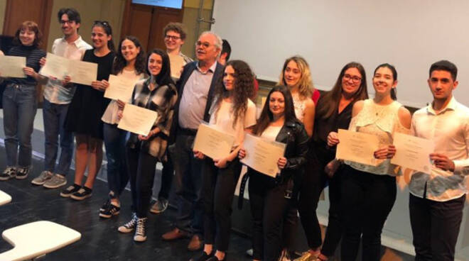 Gli studenti premiati dell'edizione 2018: la sfida verteva sulla traduzione di un testo giornalistico-culturale