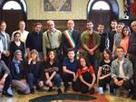 I diciassette docenti e studenti europei con l'assessore Cameliani in municipio a Ravenna