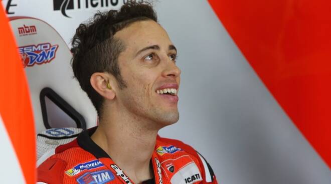 Andrea Dovizioso, 32 anni, nel box Ducati