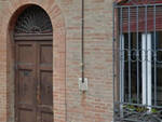 L'edificio che ospita la casa famiglia di via Zagarelli alle Mura, dove operava la badante arrestata