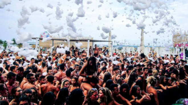 Lo Schiuma Party di Ferragosto al The Student Beach