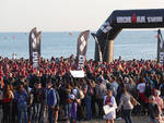 Una foto della spiaggia di Cervia invasa dai triatleti, lo scorso anno