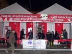 Lo stand della solidarietà in Piazza Garibaldi