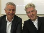 Gianluca Dradi con David Lynch durante l'incontro con gli studenti a Ravenna (foto tratta dal profilo Facebook di Gianluca Dradi)