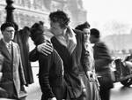 Il bacio più famoso della storia della fotografia, di Robert Doisneau