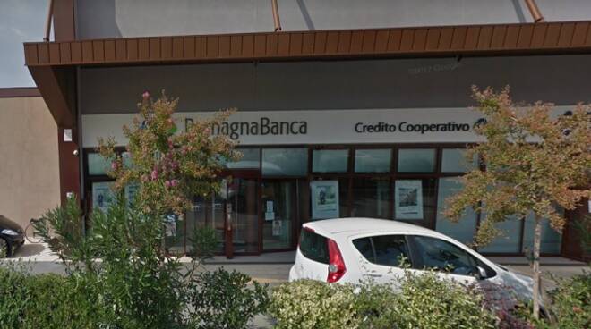 Romagna Banca in via Rio Salto (foto da Google Maps)
