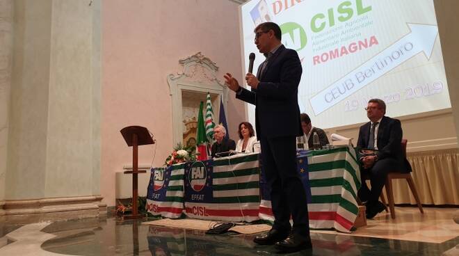 Roberto Cangini durante il suo intervento (foto Cisl Romagna)