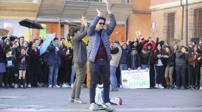 I giovani in piazza a Ravenna per l'ambiente