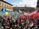 La manifestazione sindacale del Primo Maggio a Bologna (fonte Il Sole 24 Ore)