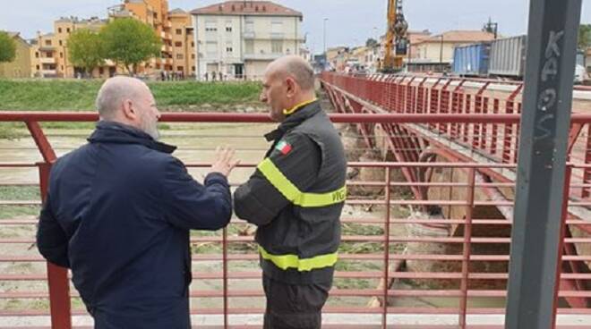 Una foto del sopralluogo di Bonaccini