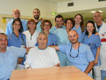 Nella foto Spartaco Castagnoli con gli infermieri e medici