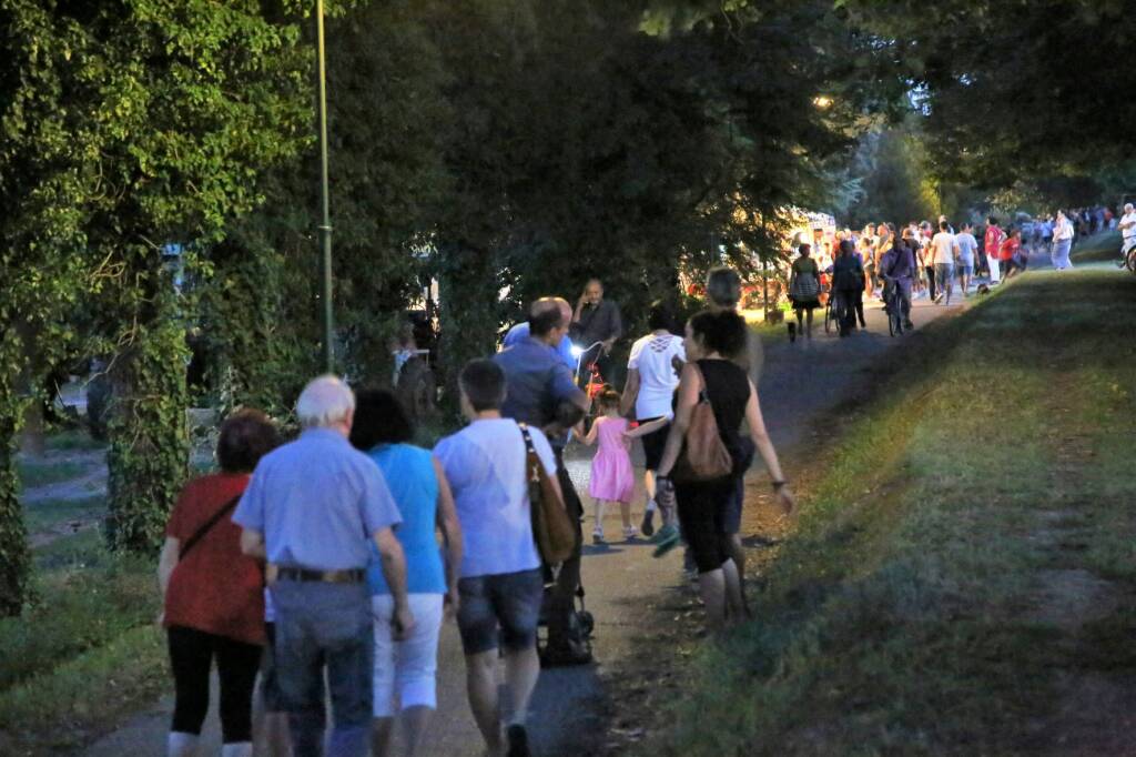 A spasso sotto le stelle lungo il Canale Naviglio 2018