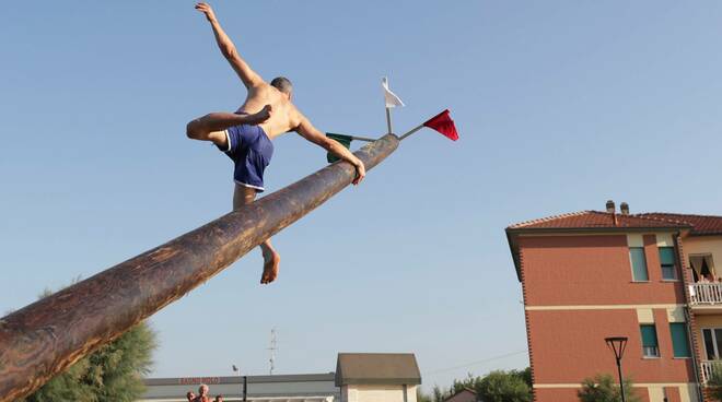 A Casal Borsetti il 92° Palio della Cuccagna