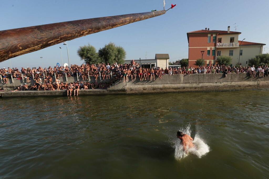 A Casal Borsetti il 92° Palio della Cuccagna