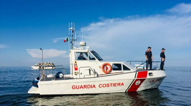 Porto Corsini, Guardia Costiera multa pescatore non professionale per pesca  illecita di vongole - RavennaNotizie.it