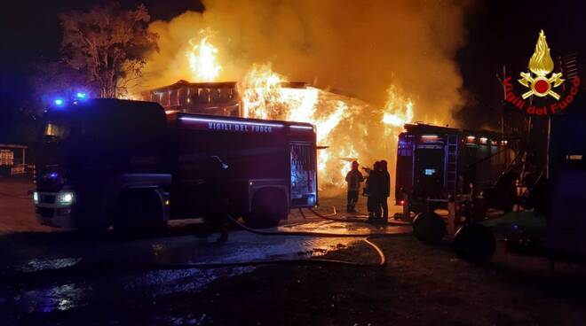 incendio fienile rimini