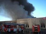 Vasto incendio dalle prime ore del 9 agosto alla Lotras di Faenza