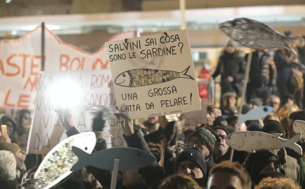 5 dicembre 2019: una marea di Sardine in Darsena a Ravenna