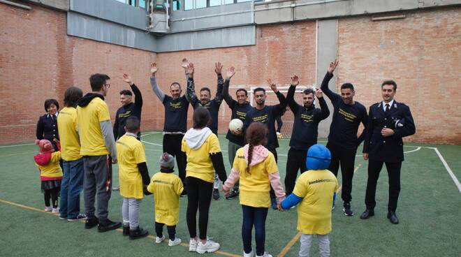 la partita di calcio con papà in carcere