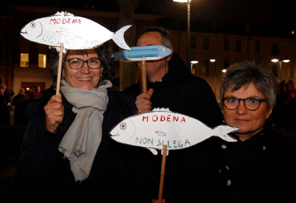 24 gennaio 2020: le Sardine in Piazza Kennedy a Ravenna