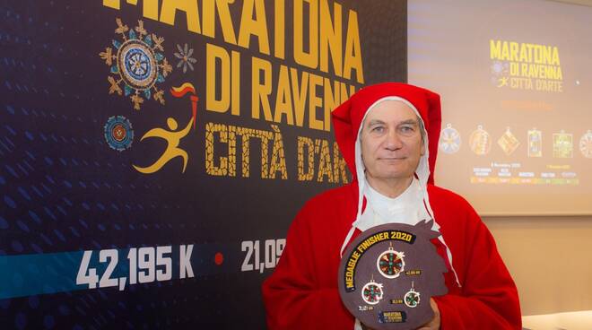 Maratona di Ravenna 2020: la nuova medaglia è un omaggio a Dante Alighieri