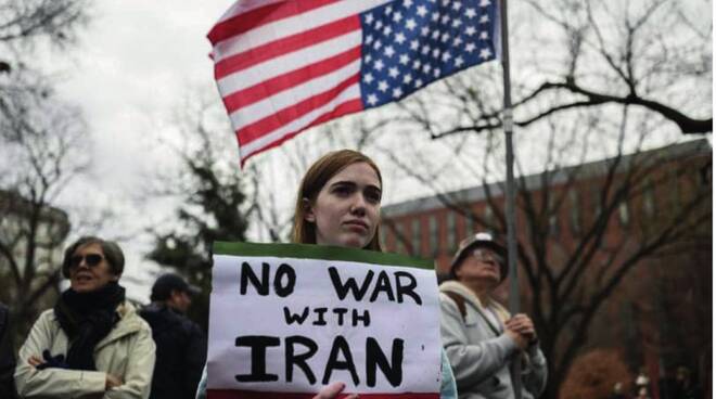 no alla guerra in iran
